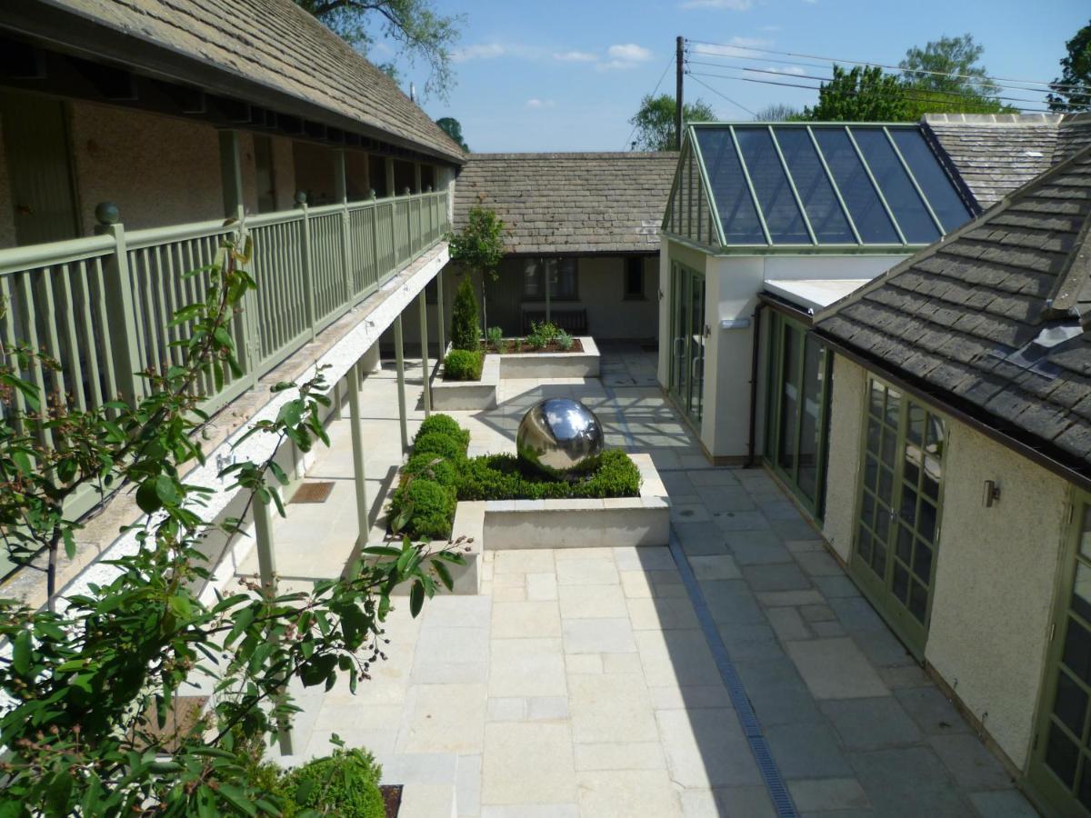 The Crown Of Crucis Country Inn And Hotel Cirencester Eksteriør bilde