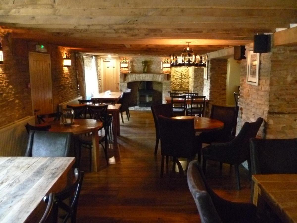 The Crown Of Crucis Country Inn And Hotel Cirencester Eksteriør bilde