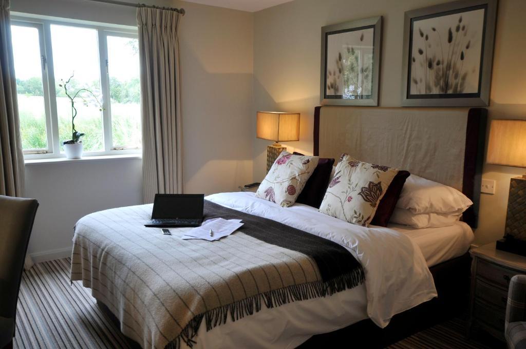 The Crown Of Crucis Country Inn And Hotel Cirencester Eksteriør bilde