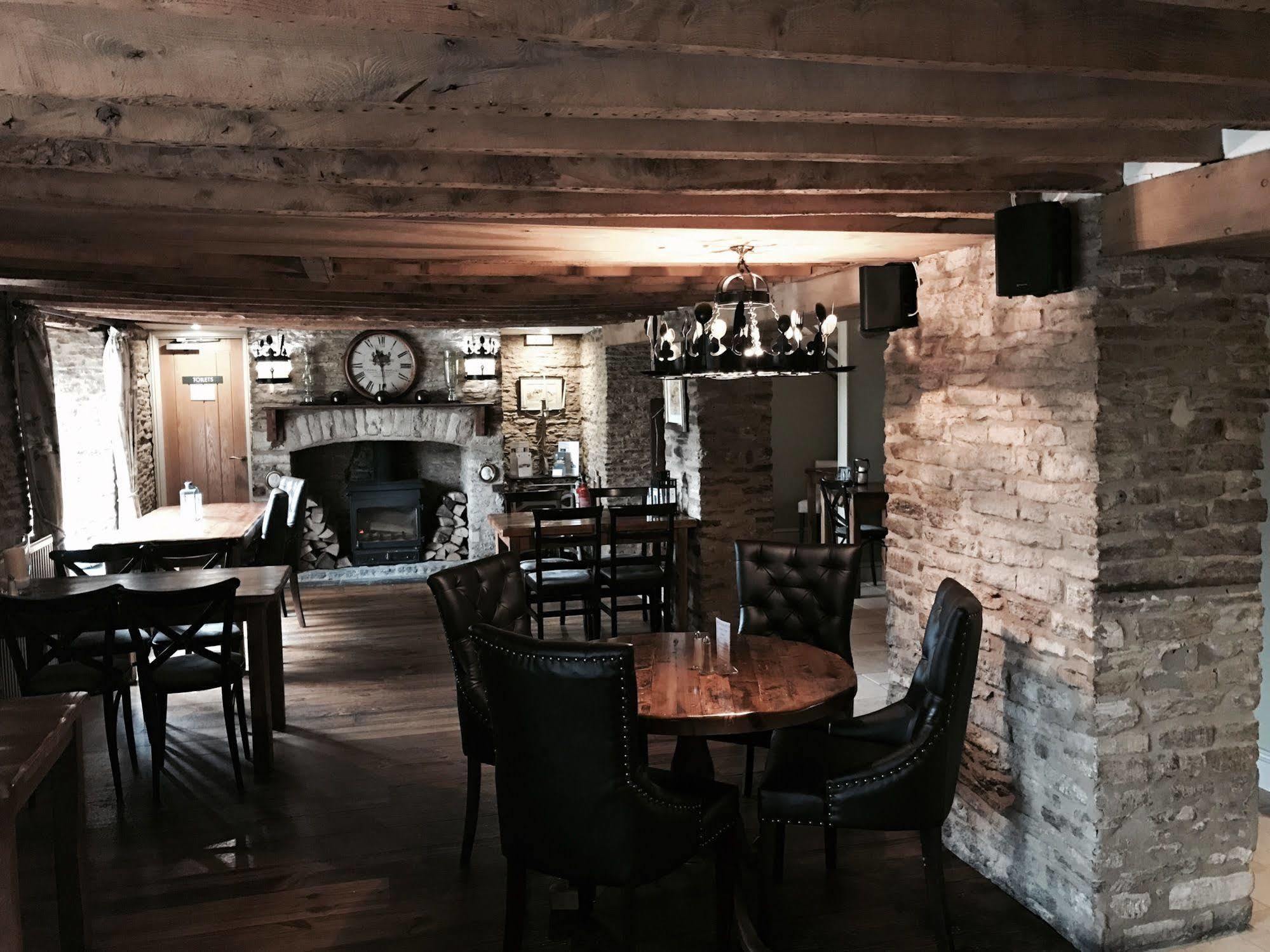 The Crown Of Crucis Country Inn And Hotel Cirencester Eksteriør bilde