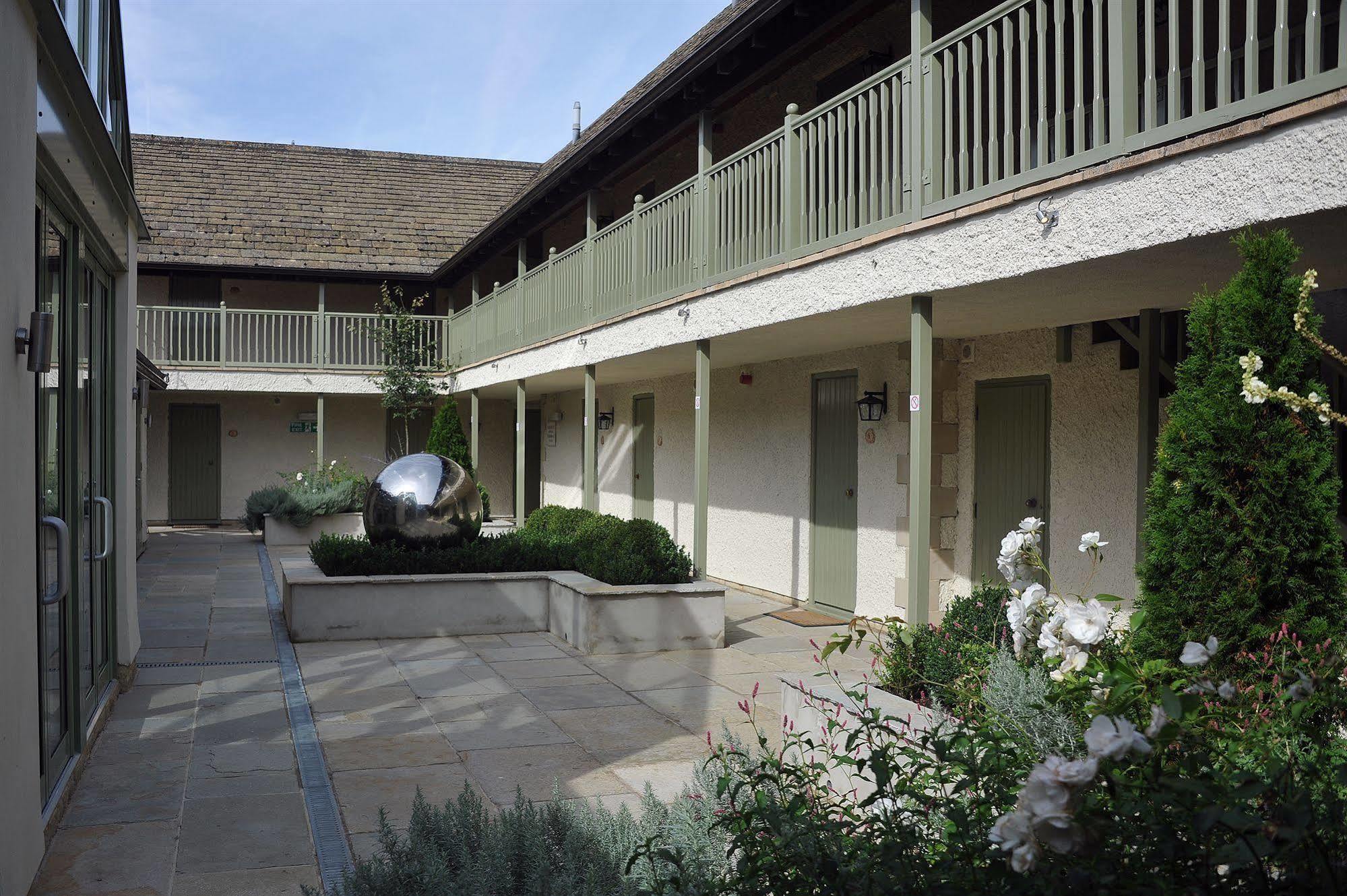 The Crown Of Crucis Country Inn And Hotel Cirencester Eksteriør bilde