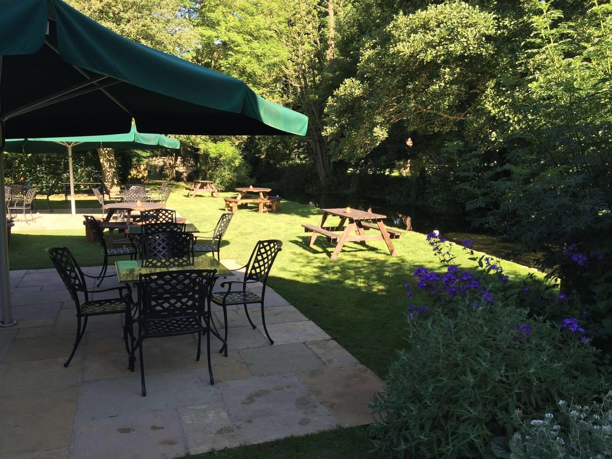 The Crown Of Crucis Country Inn And Hotel Cirencester Eksteriør bilde